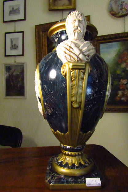 Scuola di fine XIX secolo- vaso in stile neoclassico